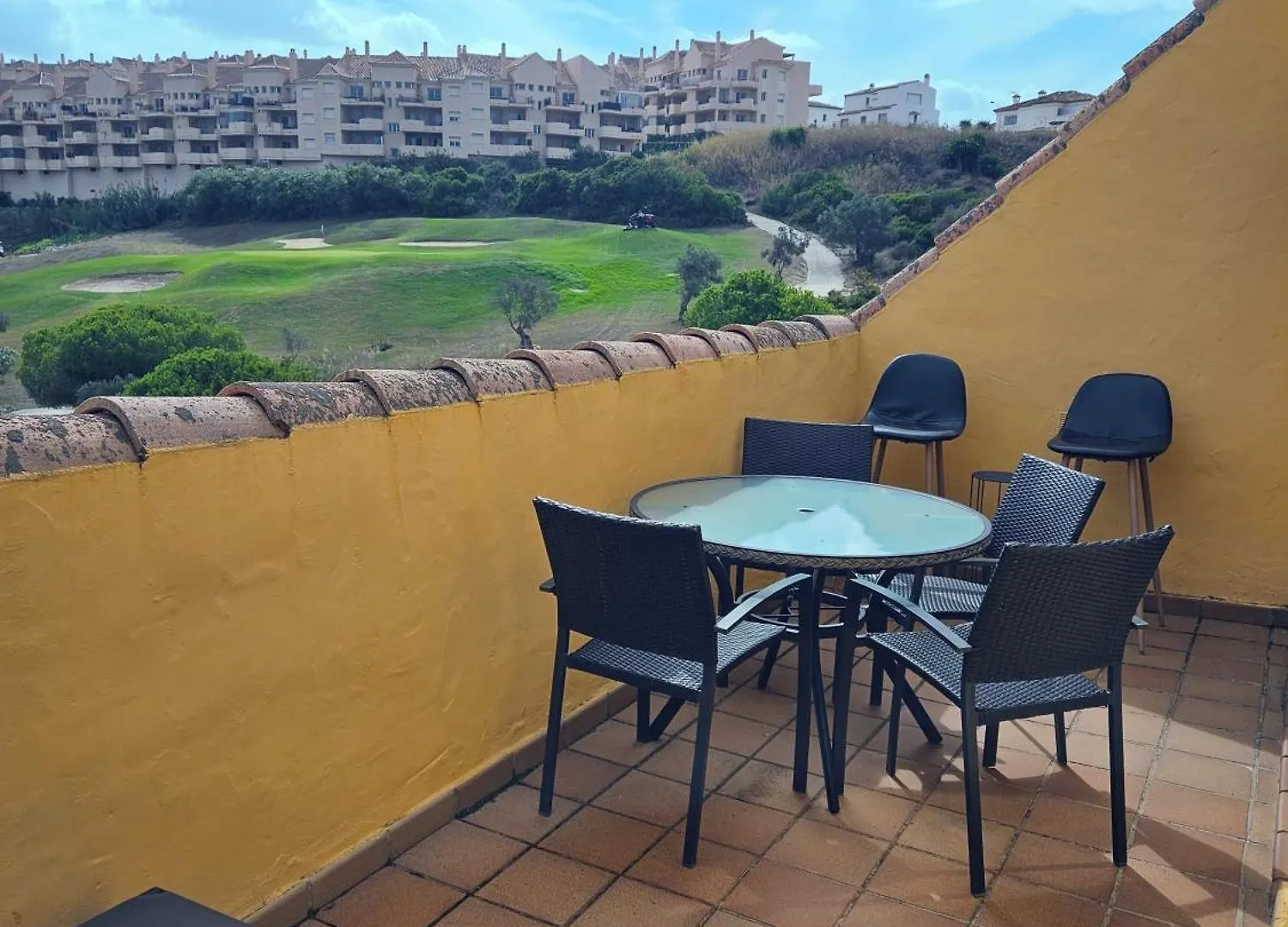 Duquesa 2 Bed With Sea And Golf Views And 5 Pools Daire Manilva İspanya